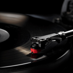 Audio-Technica AT-VM95ML — Cápsula de doble imán móvil con aguja Microlinear desnuda