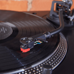 Audio-Technica AT-VM95ML/H · Cápsula VM95 Microlinear con cabezal AT-HS6 | DOYMO Sitges