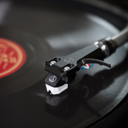 Audio-Technica AT-VM95SP/H · Càpsula mono SP 78 rpm amb capçal AT-HS6 | DOYMO Sitges